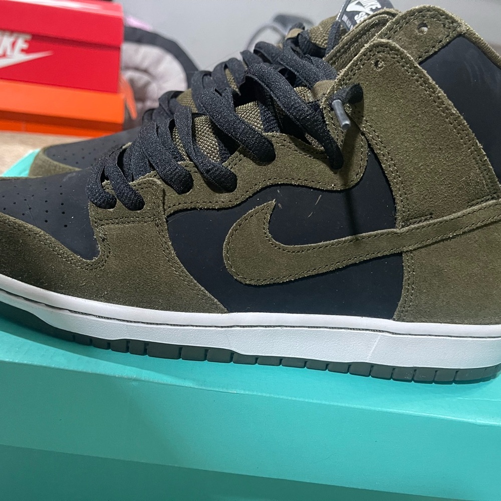 Nike Dunk Hi - Picture 2 of 4